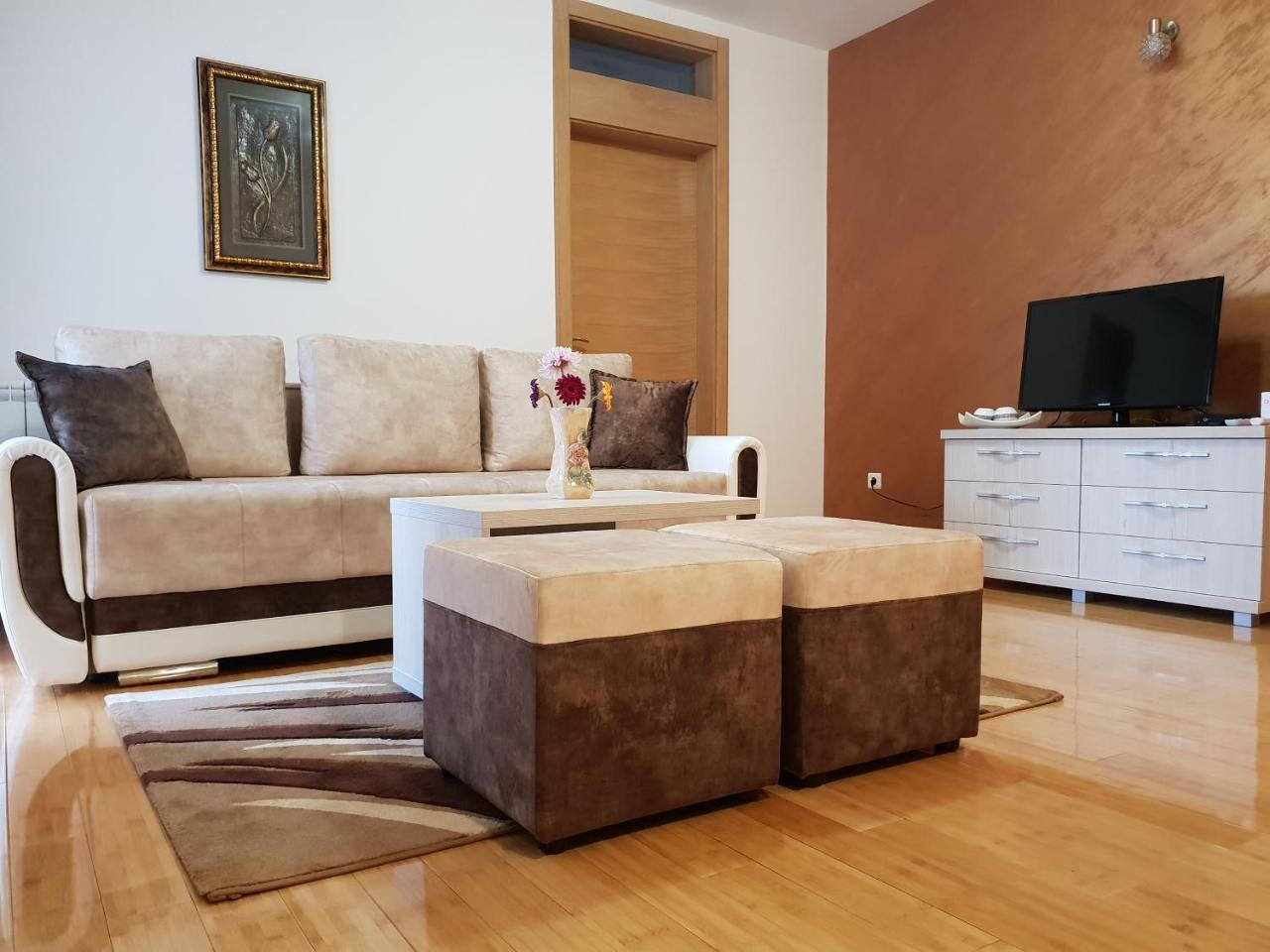 Apartman Kej Free Parking Kraljevo Exteriér fotografie